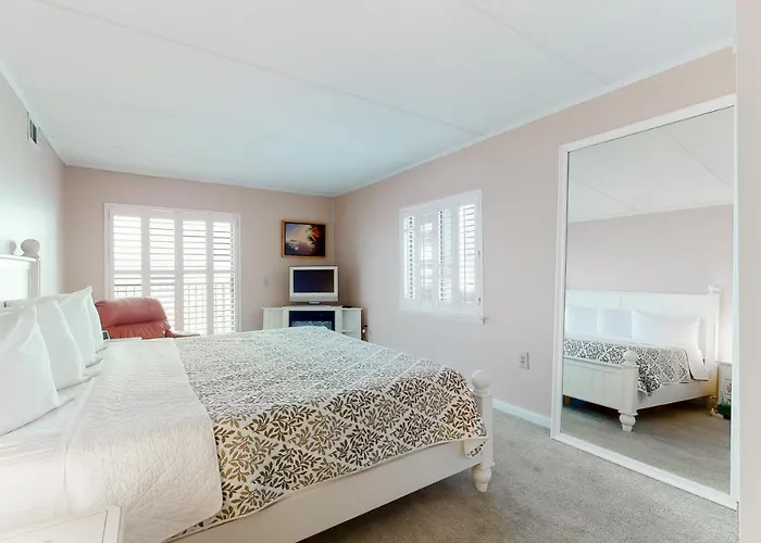 Sandbridge North Apartment *