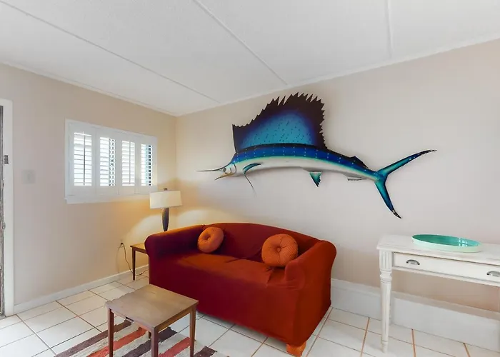 Sandbridge North Apartment