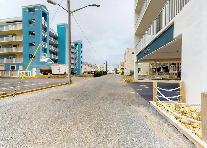 Sandbridge North Apartment *