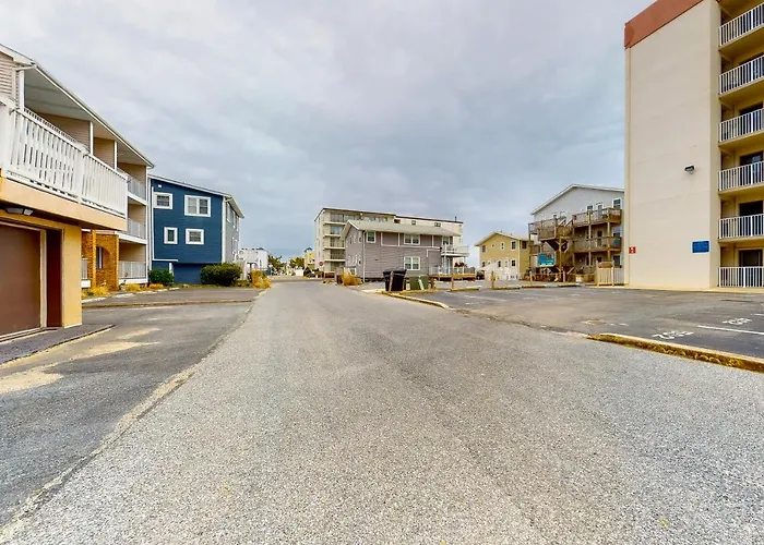 Sandbridge North Apartment