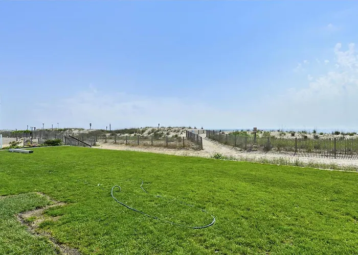 Sandbridge North Apartment