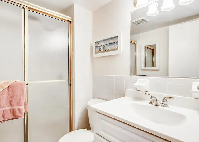 Sandbridge North Apartment